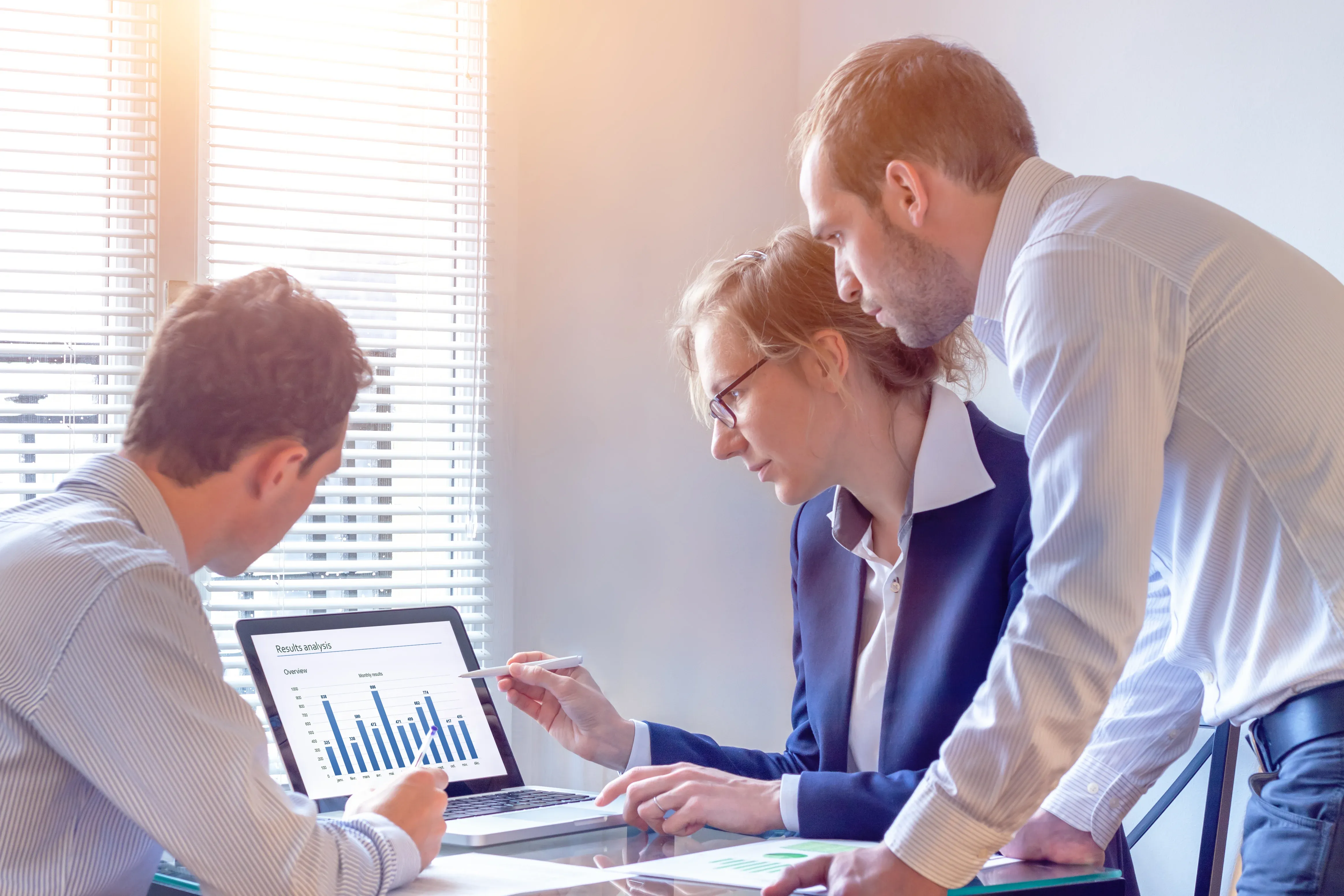 Integración de la Estrategia de Datos y Business Analytics: Toma de Decisiones Inteligentes